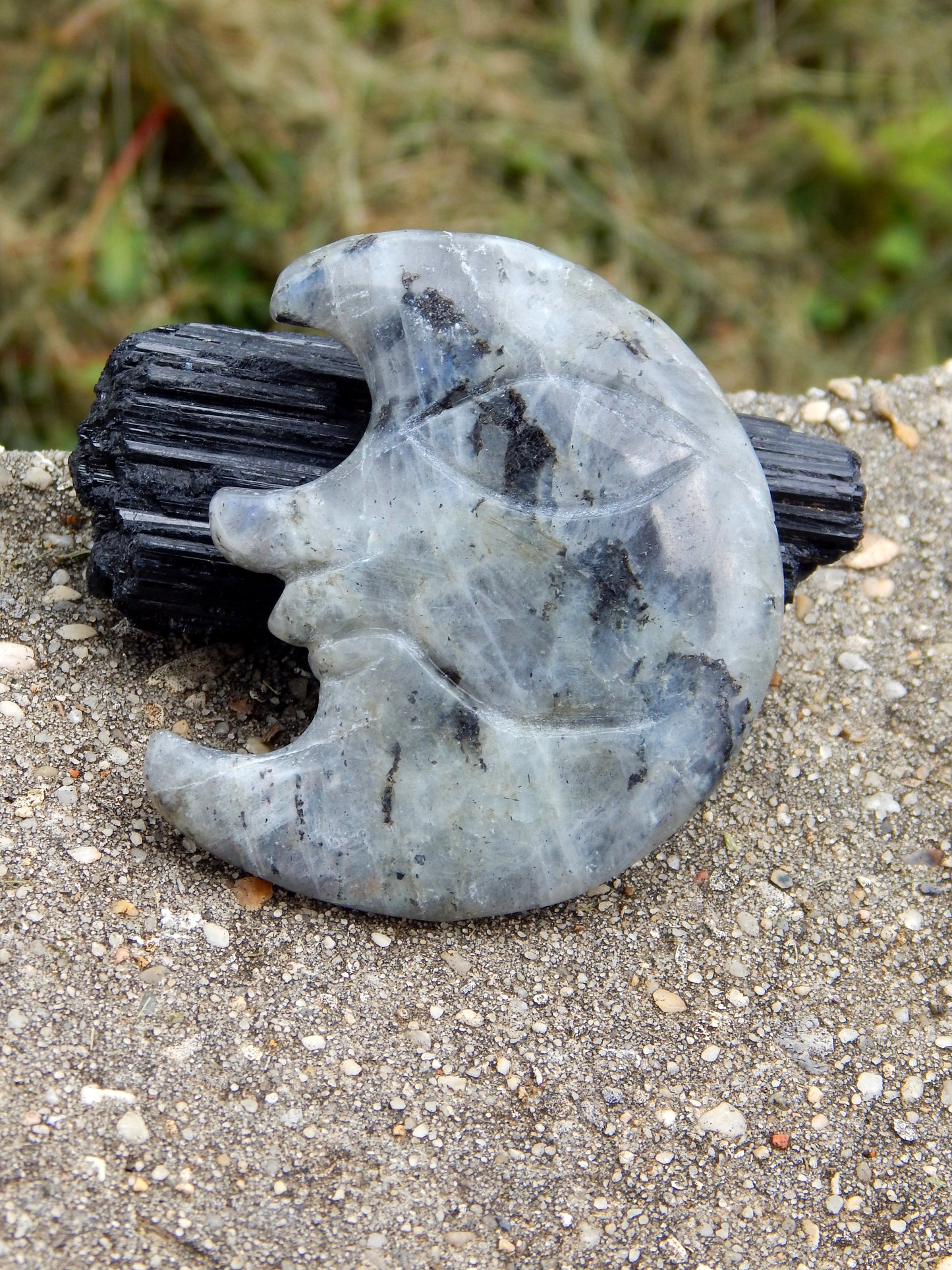 Labradorite moon face carving