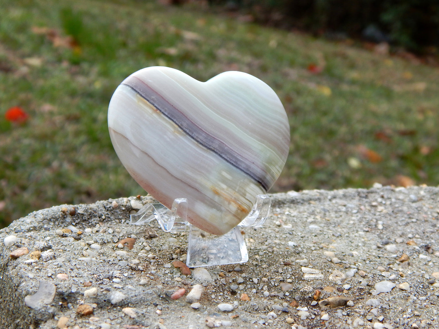 Banded calcite heart