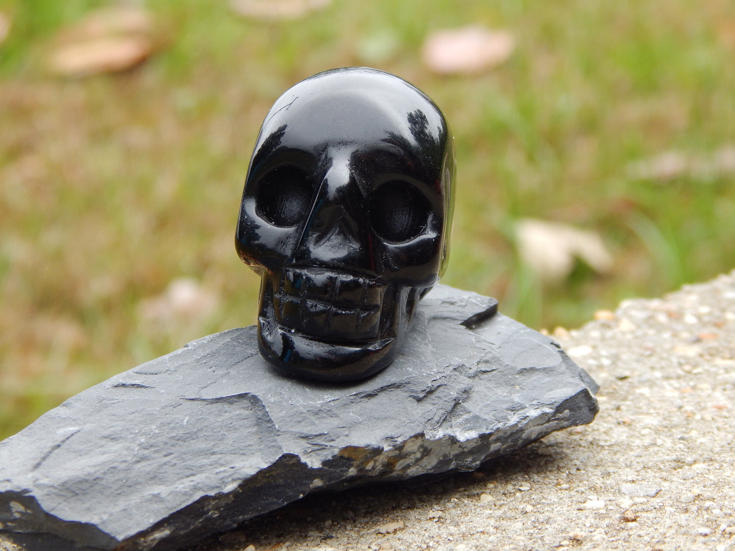 Silver sheen obsidian 2 inch skull